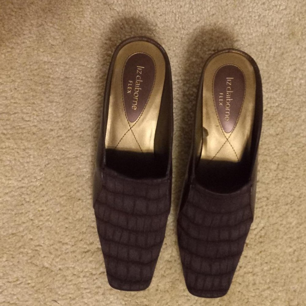 Liz Claiborne Women’s Flex Gwyneth Dark Brown Stretch Crocco Shoes, size 7M